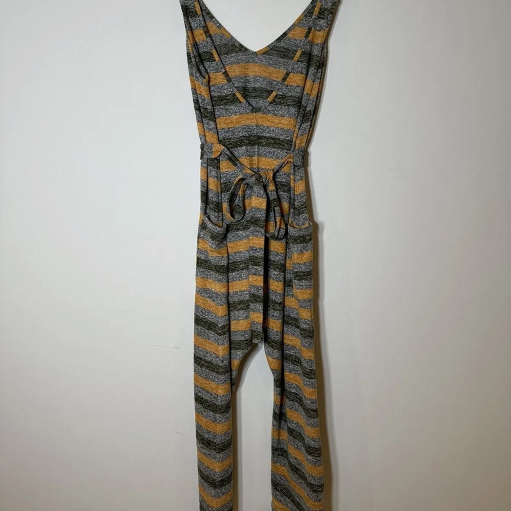 Free people fun and comfortable jumpsuit sz stripe